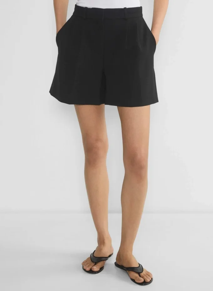 Short plissé mi-cuisse
