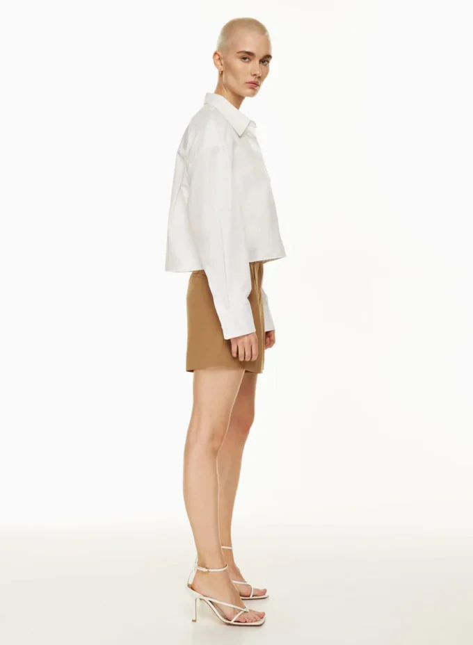 Short plissé mi-cuisse