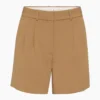 Short plissé mi-cuisse