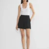 Short plissé mi-cuisse