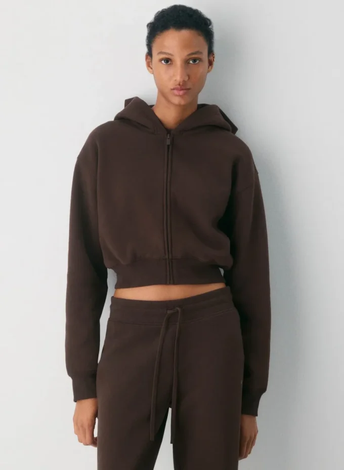 Sweat-shirt à capuche zippé court en molleton douillet